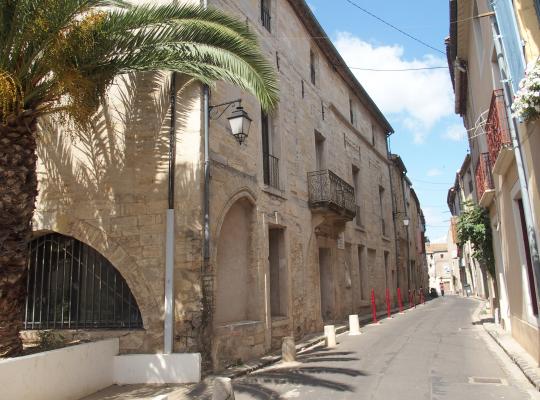 Saint-Thibéry (Hérault) - Maison médiévale - copyright Connaixens